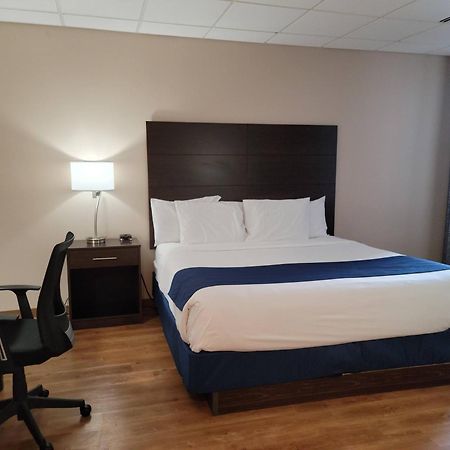 Lorain Ariel Broadway Hotel מראה חיצוני תמונה