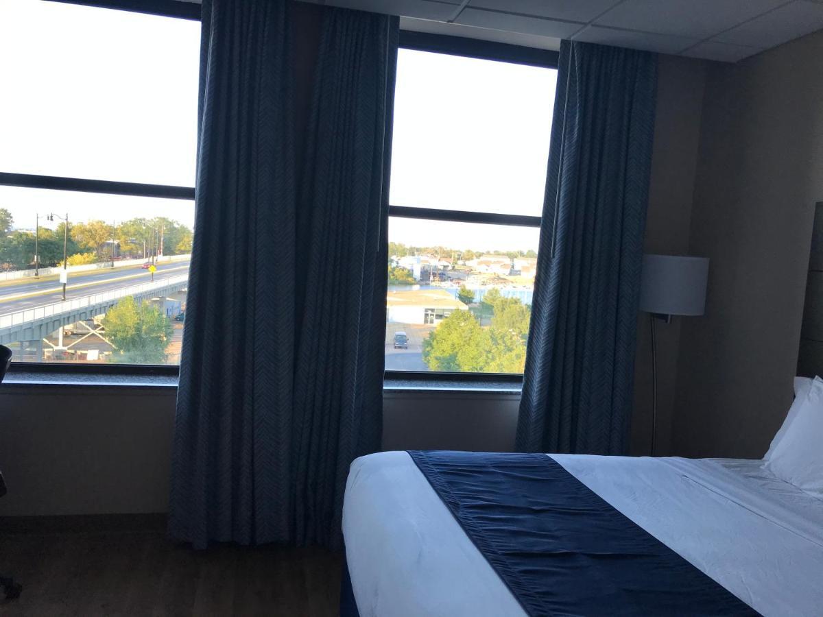 Lorain Ariel Broadway Hotel מראה חיצוני תמונה