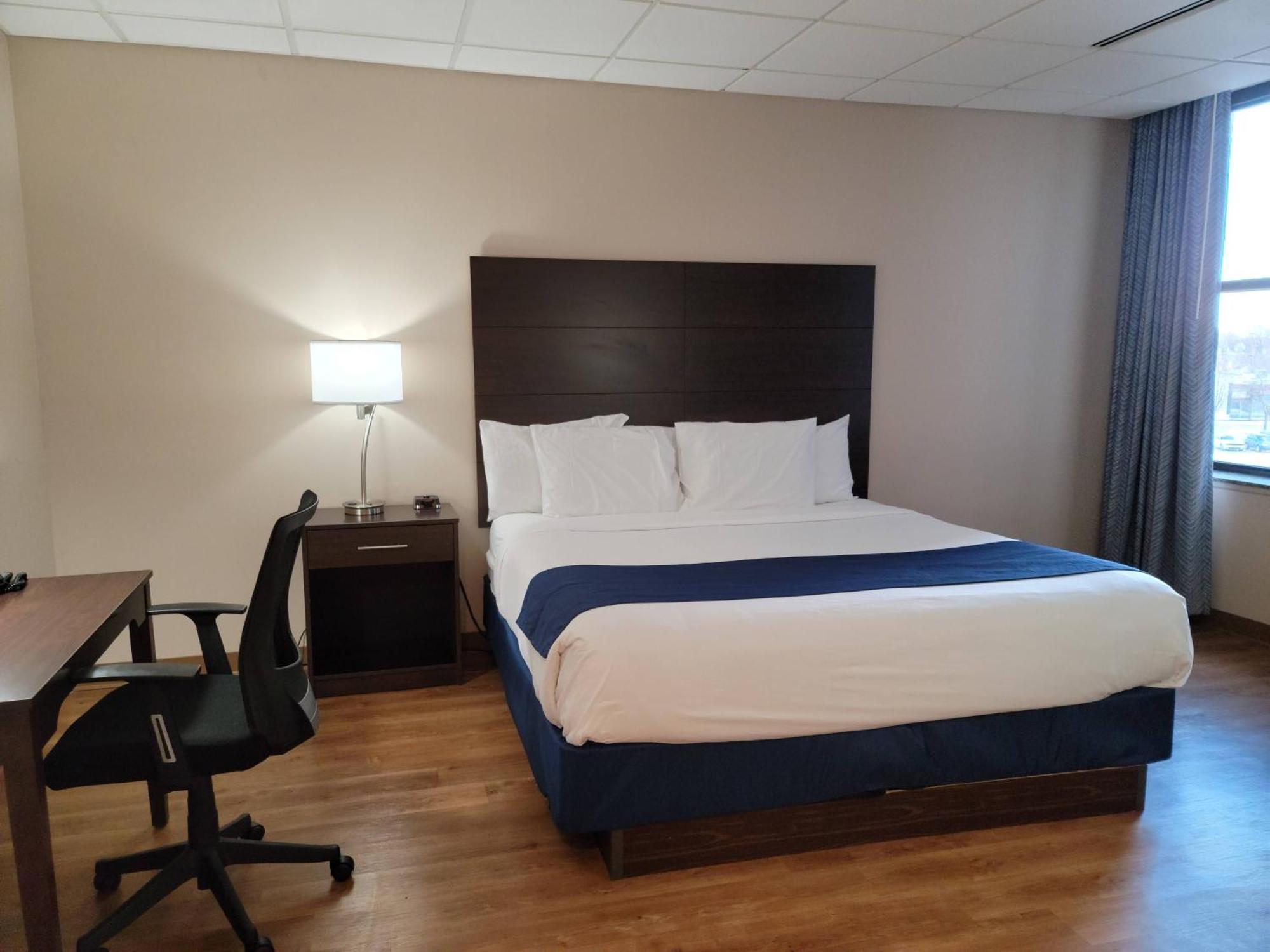 Lorain Ariel Broadway Hotel מראה חיצוני תמונה