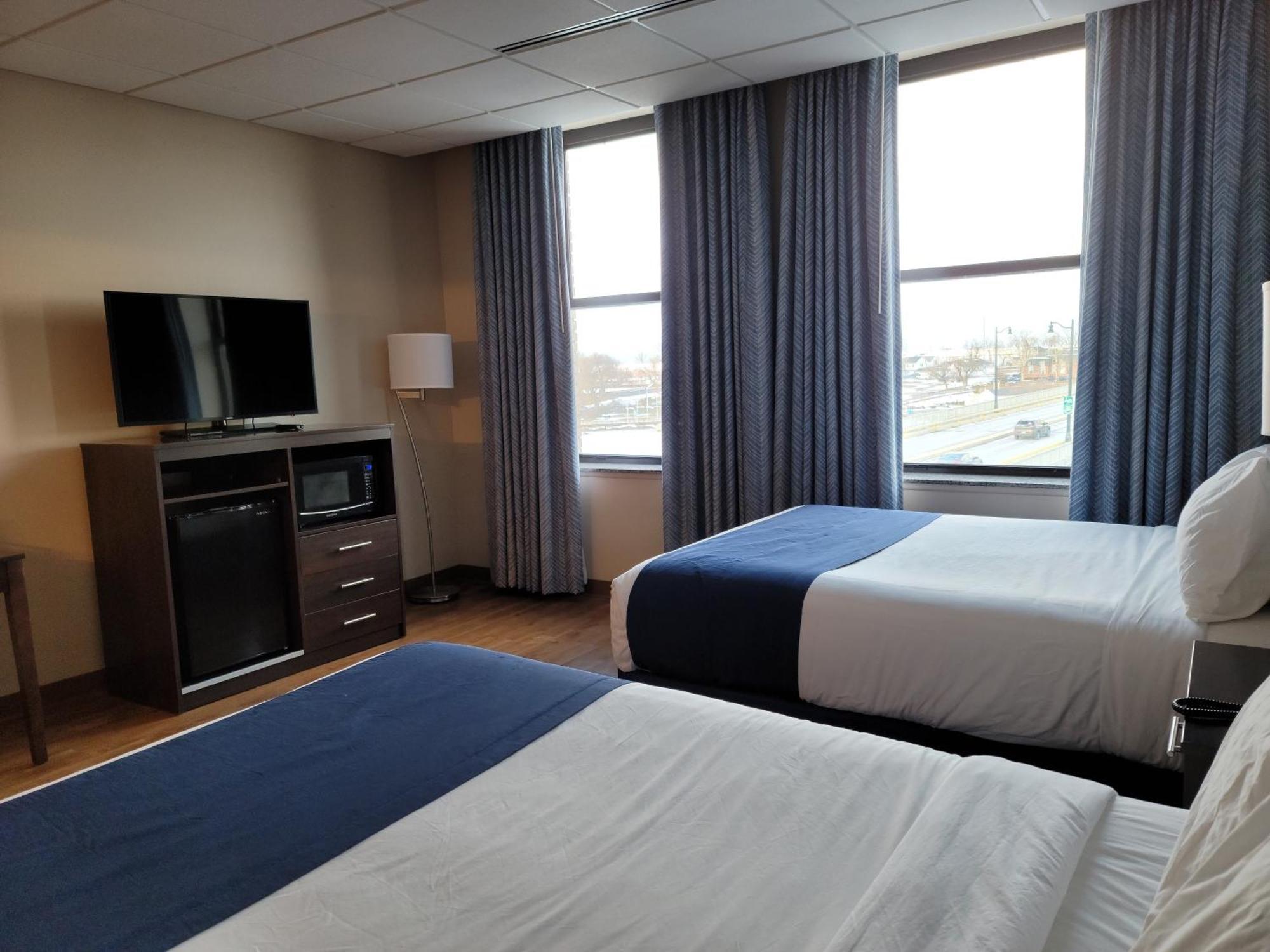 Lorain Ariel Broadway Hotel מראה חיצוני תמונה
