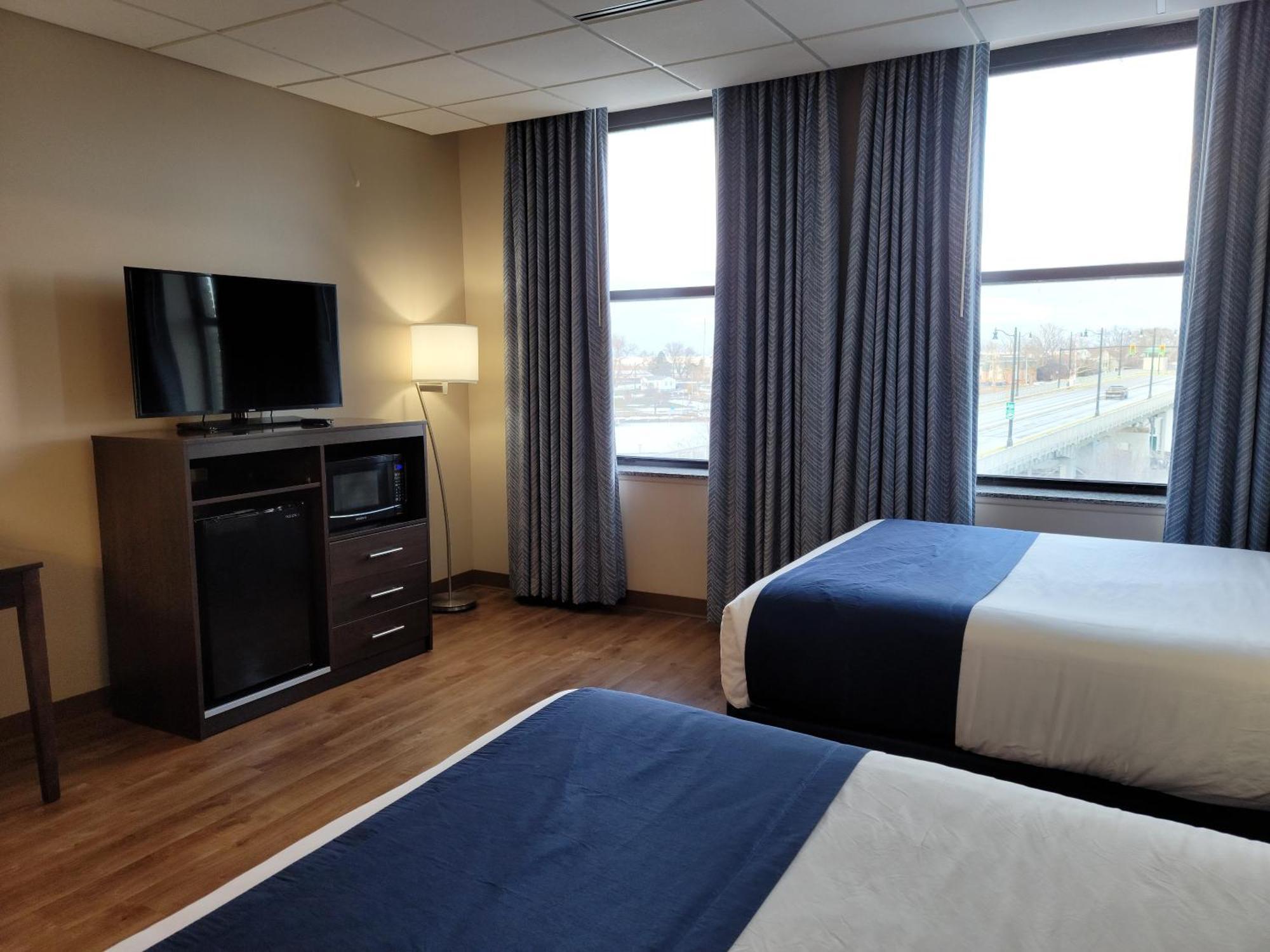 Lorain Ariel Broadway Hotel מראה חיצוני תמונה