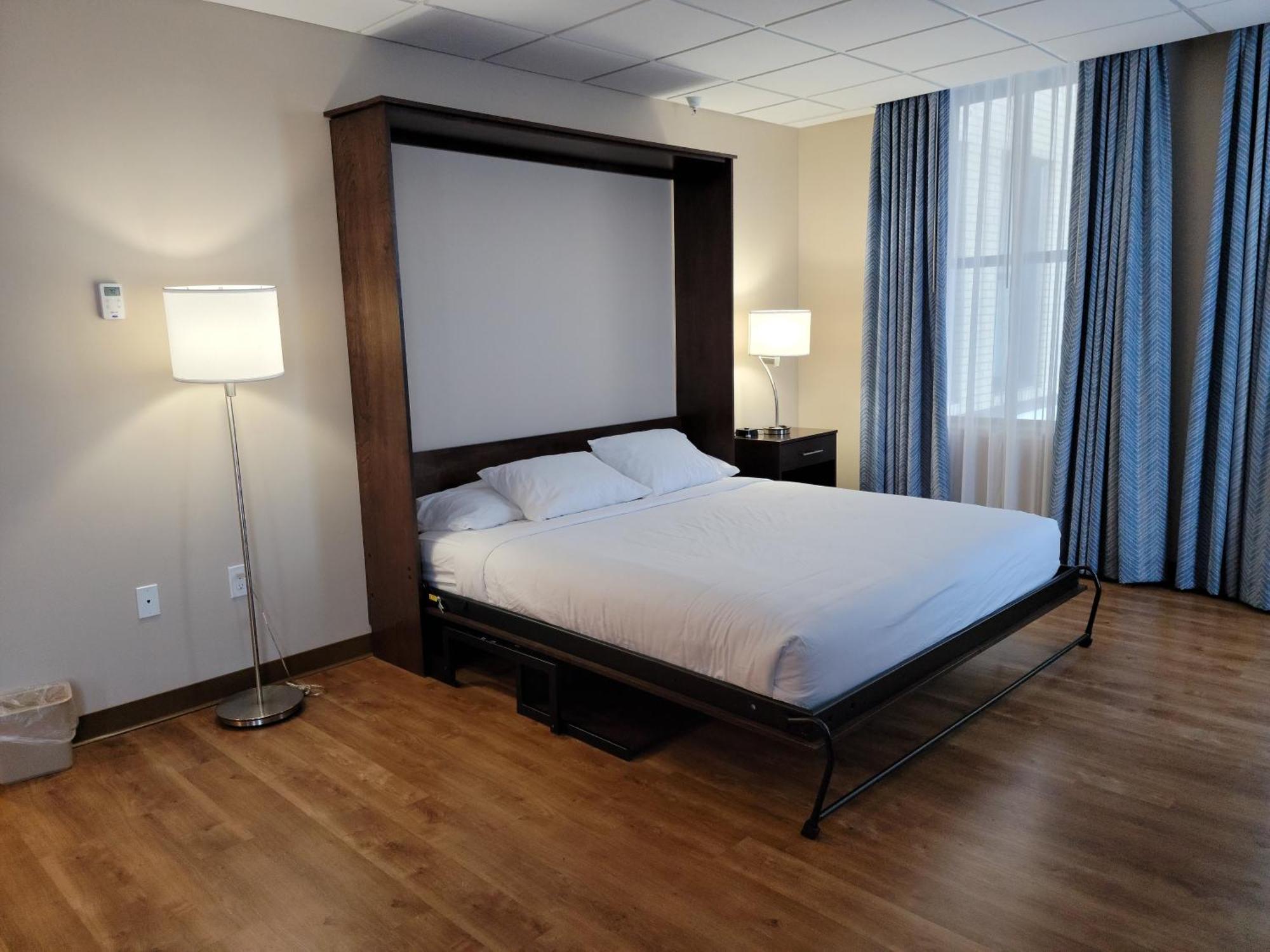 Lorain Ariel Broadway Hotel מראה חיצוני תמונה
