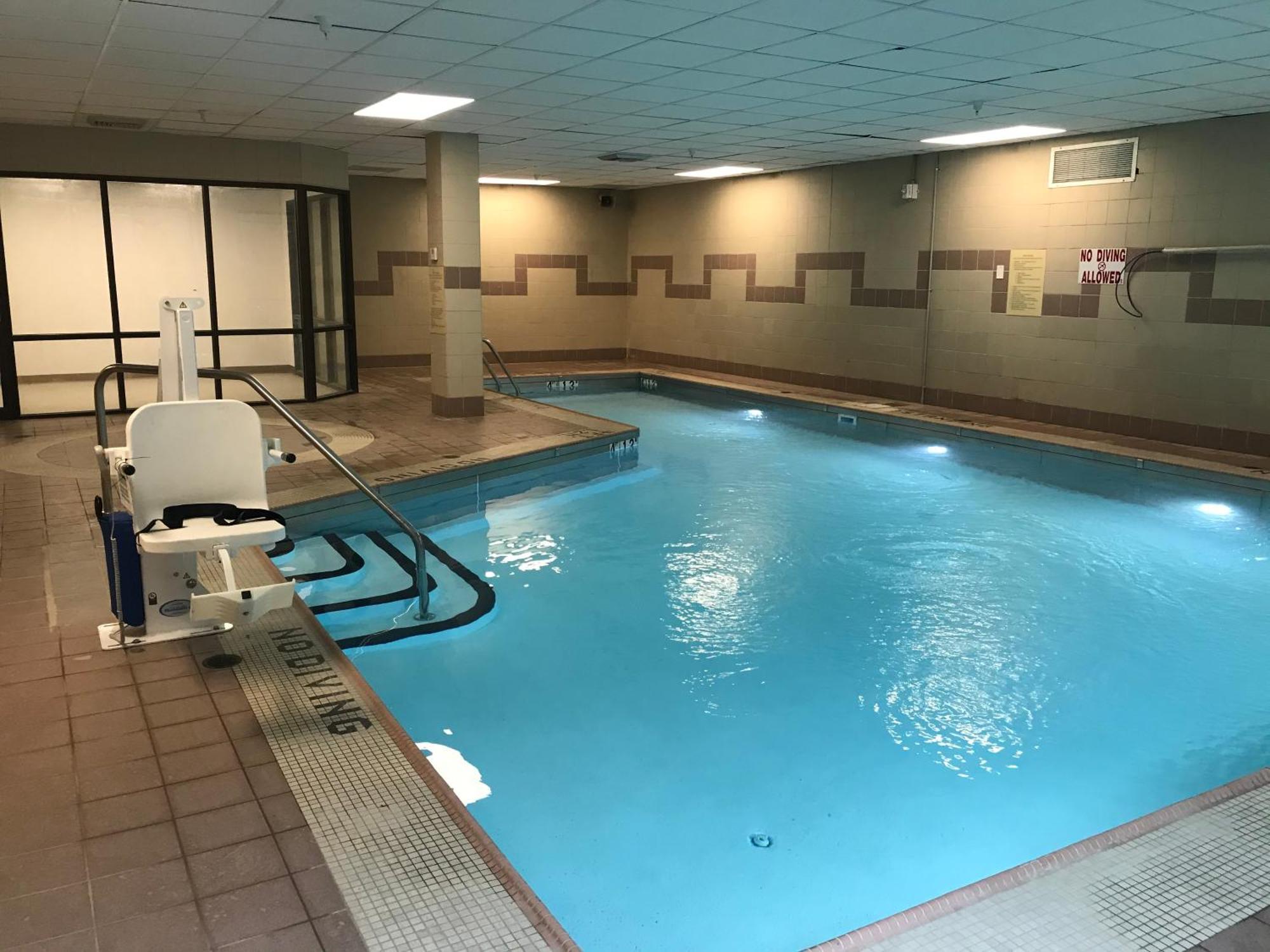 Lorain Ariel Broadway Hotel מראה חיצוני תמונה